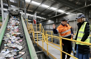 Minister visits SRWRA to see sustainable waste management in action