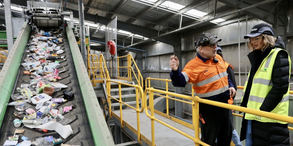 Minister visits SRWRA to see sustainable waste management in action